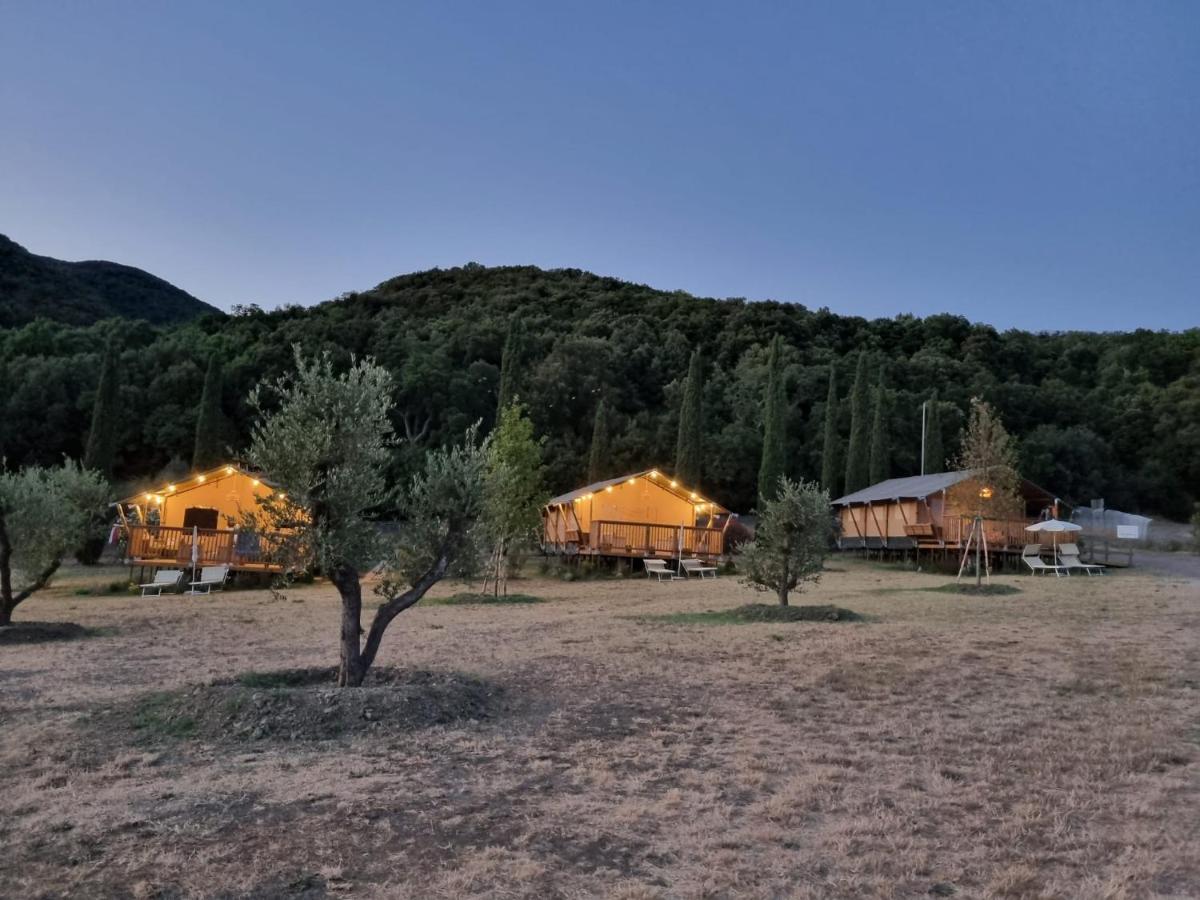 Glamping Le Tegole Hotel Рипарбела Екстериор снимка