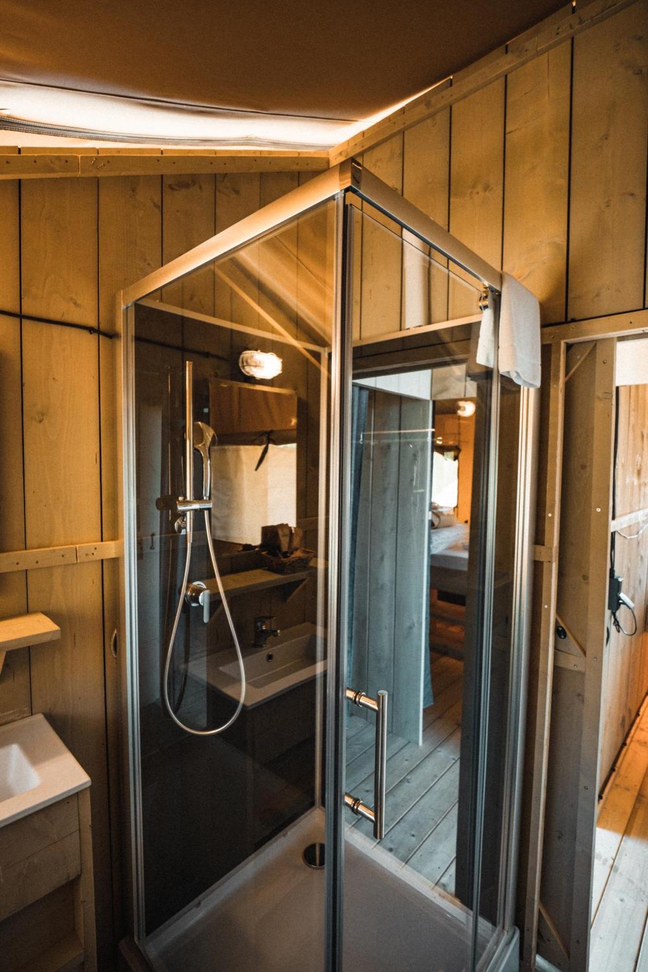 Glamping Le Tegole Hotel Рипарбела Екстериор снимка